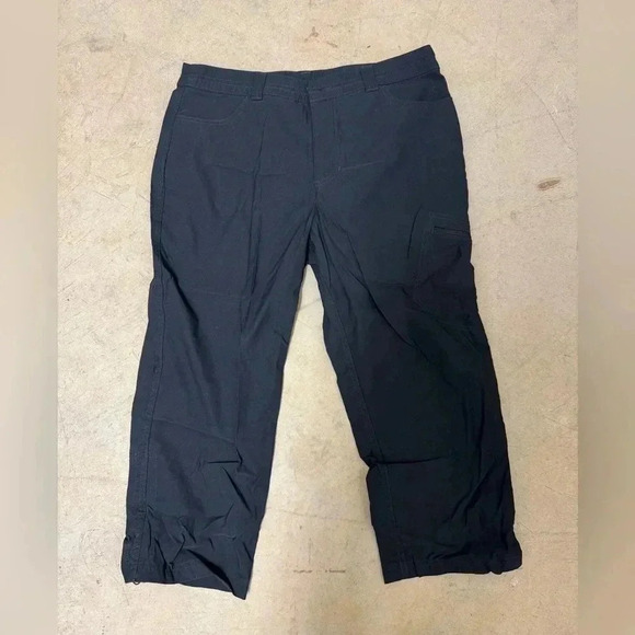 Eddie Bauer Tech Capri Pants Women's Size 6
Navy Storm Repel UPF50 - Picture 8 of 10